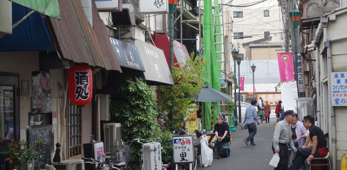 Streetscape in Nezu